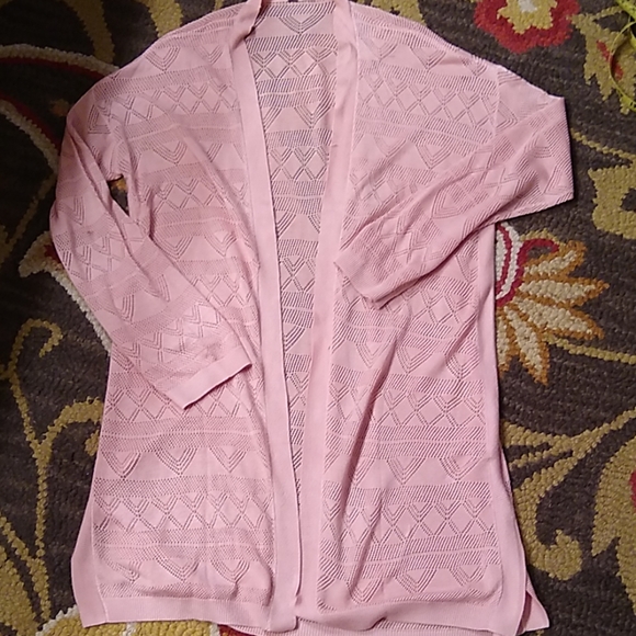 🛍️😍💐  Rose colored cardigan size medium - Picture 5 of 5